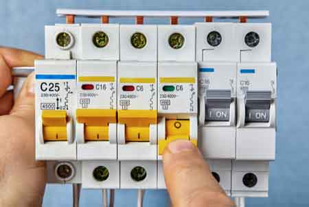 fuse box circuit breaker voltage reader