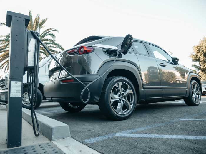 should-california-fund-biofuels-or-electric-vehicles