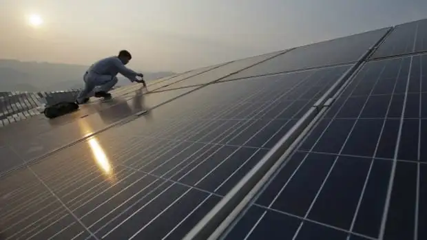 solar power worker